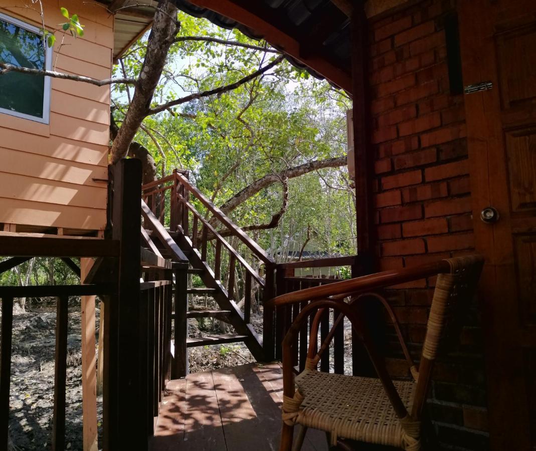 Api-Api Eco Chalet Pantai Kok Exteriör bild